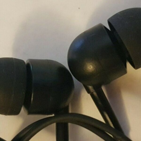 BLACK QUALITY IN EAR HEADPHONES WITH TANGLE FREE CORD - BLACK