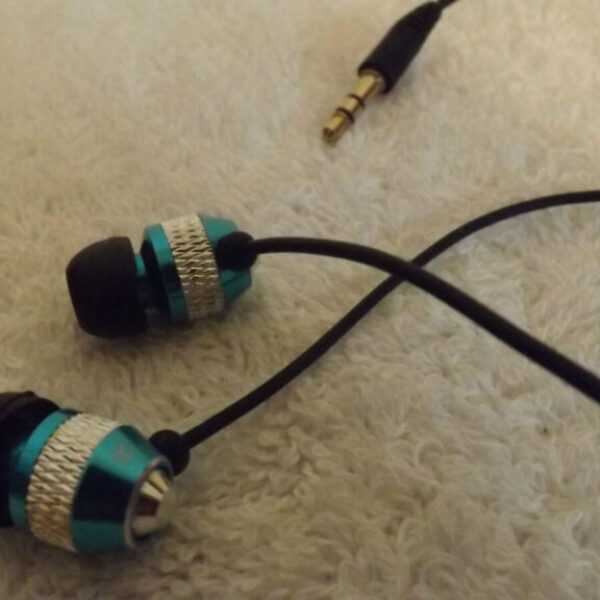 BLUE METALLIC In-Ear Headphones WITH TANGLE FREE CORD